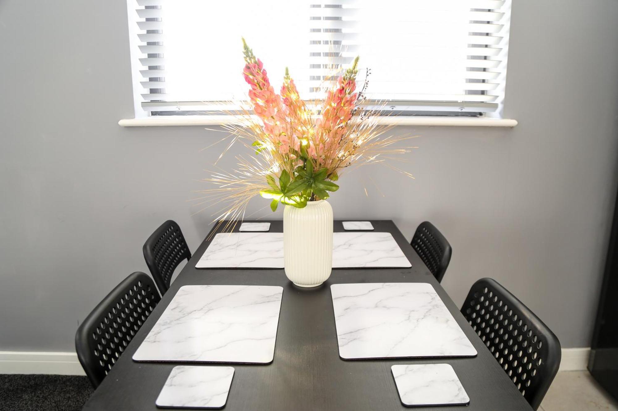 Appartamento Luxurious & Lavish Salford Quays Free Parking Manchester Esterno foto